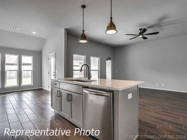 5821 E 124th Terrace S, Bixby, OK 74008