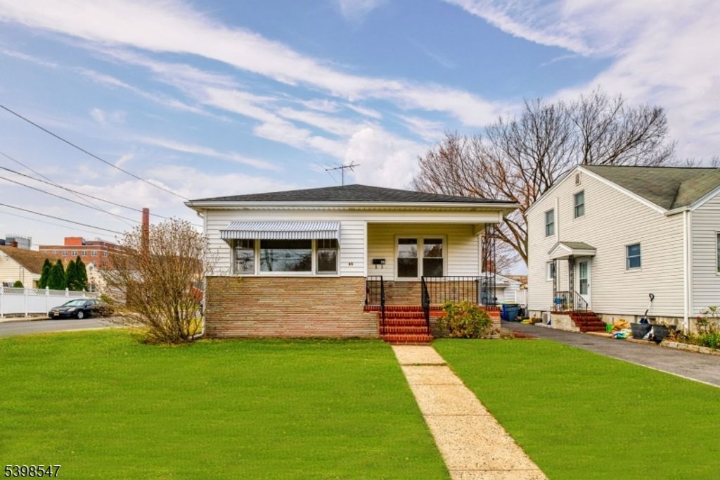 65 Eastern States Pkwy, Somerville Boro, NJ 08876