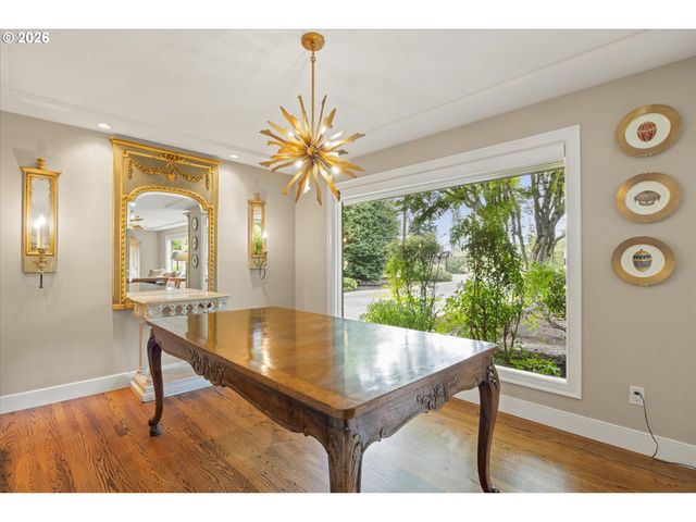 10640 Sw HAWTHORNE Ln, Portland, OR 97225