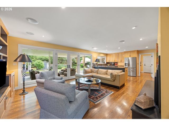 10640 Sw HAWTHORNE Ln, Portland, OR 97225