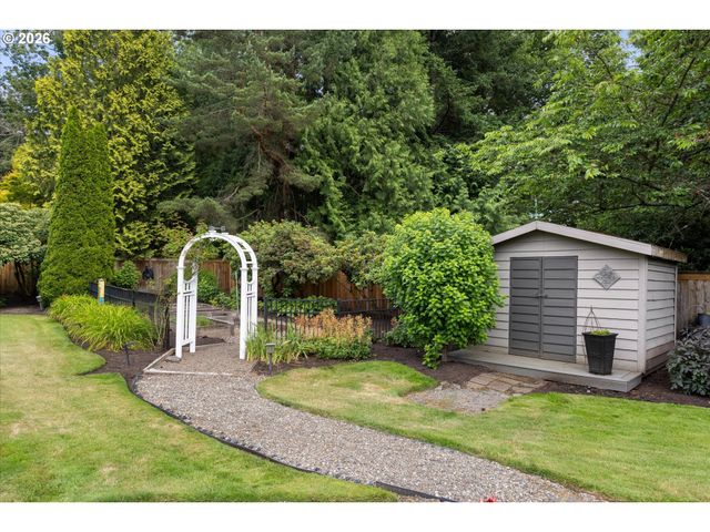 10640 Sw HAWTHORNE Ln, Portland, OR 97225