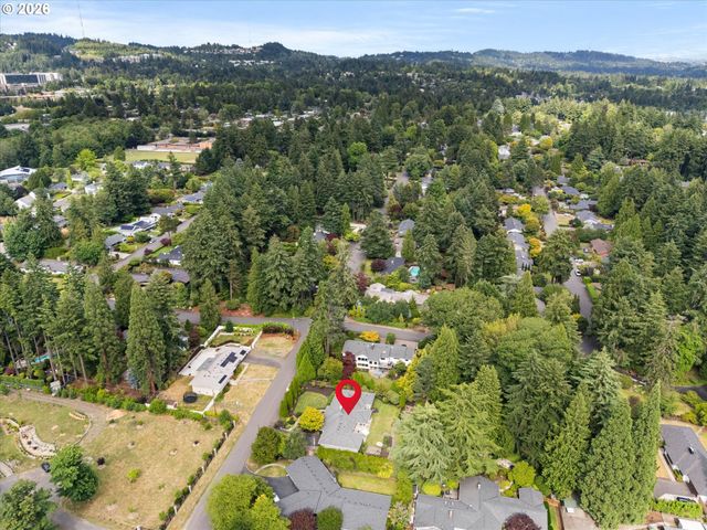 10640 Sw HAWTHORNE Ln, Portland, OR 97225