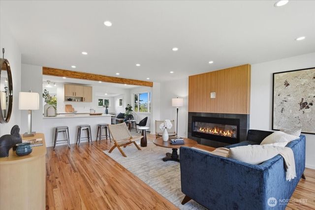 5247 21st Avenue SW, Seattle, WA 98106