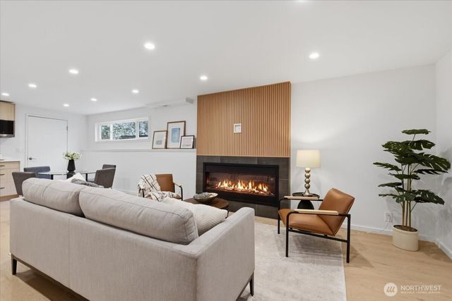 5247 21st Avenue SW, Seattle, WA 98106
