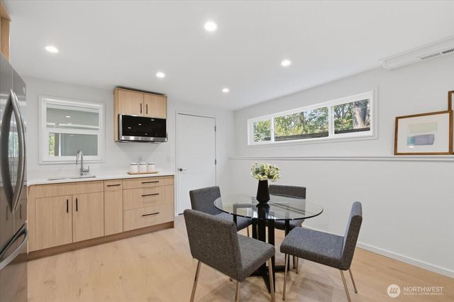 5247 21st Avenue SW, Seattle, WA 98106