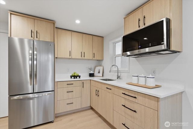 5247 21st Avenue SW, Seattle, WA 98106