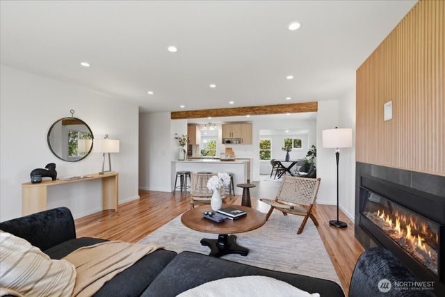 5247 21st Avenue SW, Seattle, WA 98106