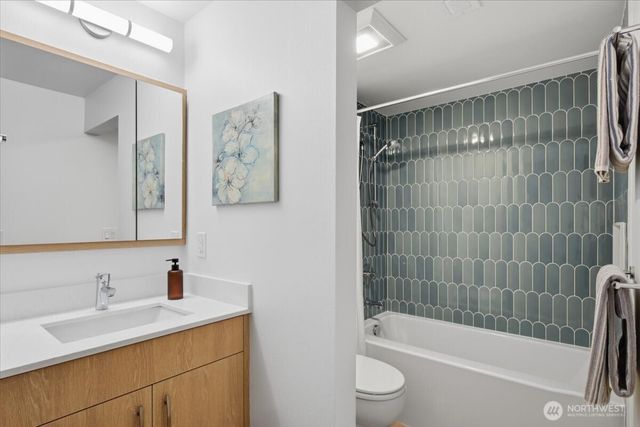 5247 21st Avenue SW, Seattle, WA 98106
