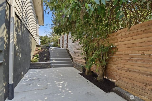 5247 21st Avenue SW, Seattle, WA 98106