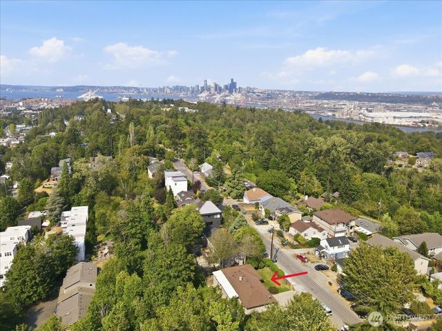 5247 21st Avenue SW, Seattle, WA 98106