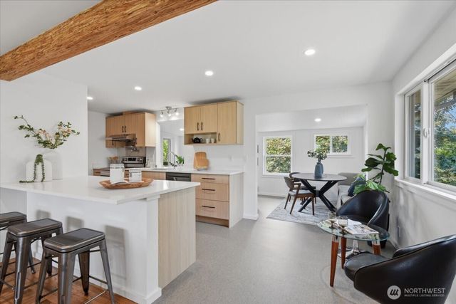 5247 21st Avenue SW, Seattle, WA 98106