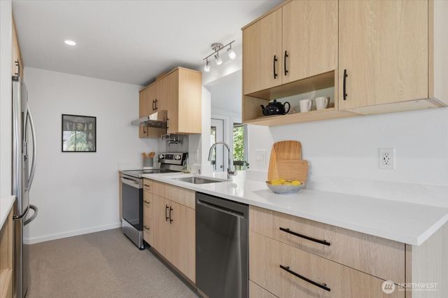 5247 21st Avenue SW, Seattle, WA 98106