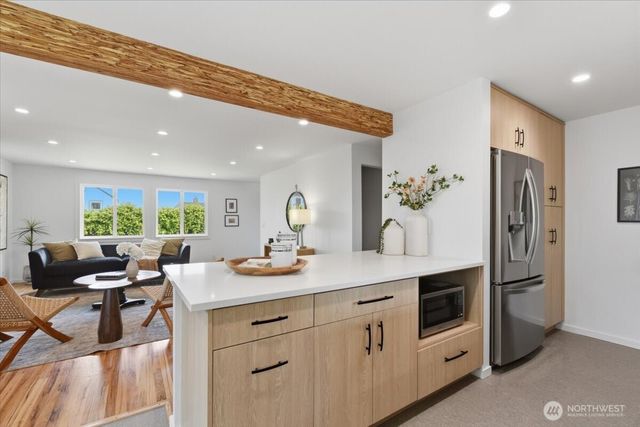 5247 21st Avenue SW, Seattle, WA 98106