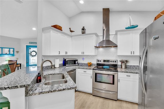 563 10th Place, Vero Beach, FL 32960