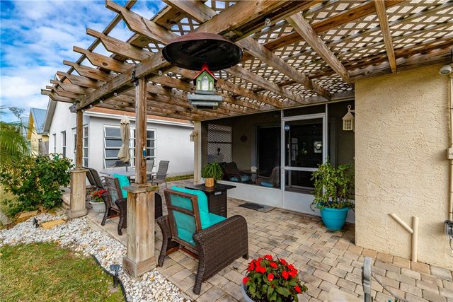 563 10th Place, Vero Beach, FL 32960