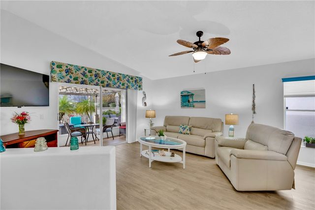 563 10th Place, Vero Beach, FL 32960