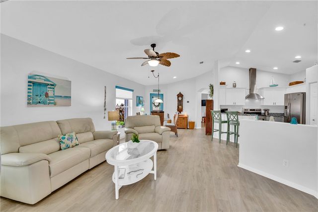 563 10th Place, Vero Beach, FL 32960