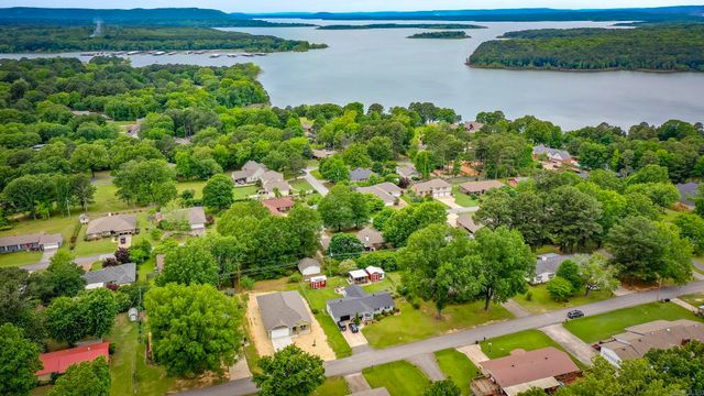 912 Lakeshore Drive, Heber Springs, AR 72543