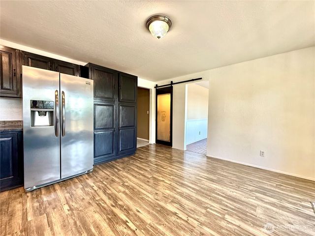 21030 7th Avenue S, Des Moines, WA 98198