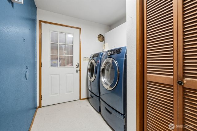 21030 7th Avenue S, Des Moines, WA 98198
