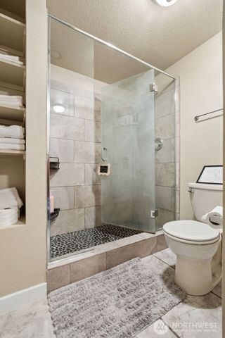 21030 7th Avenue S, Des Moines, WA 98198