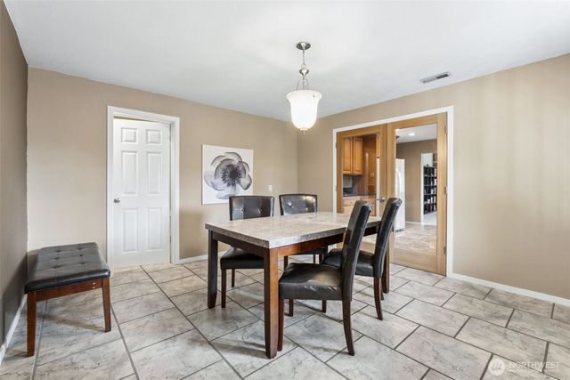 21030 7th Avenue S, Des Moines, WA 98198