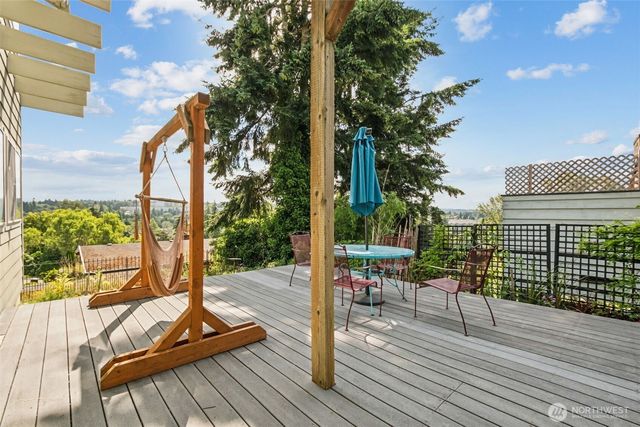 21030 7th Avenue S, Des Moines, WA 98198