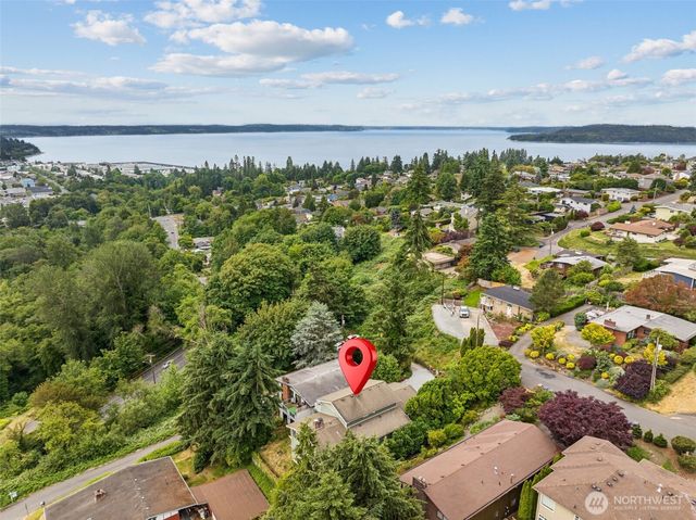 21030 7th Avenue S, Des Moines, WA 98198
