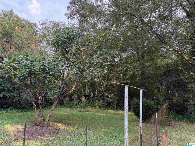 400 BROADLEAF DRIVE, Talladega, AL 35160