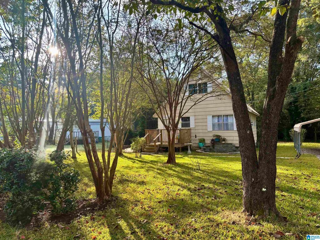 400 BROADLEAF DRIVE, Talladega, AL 35160