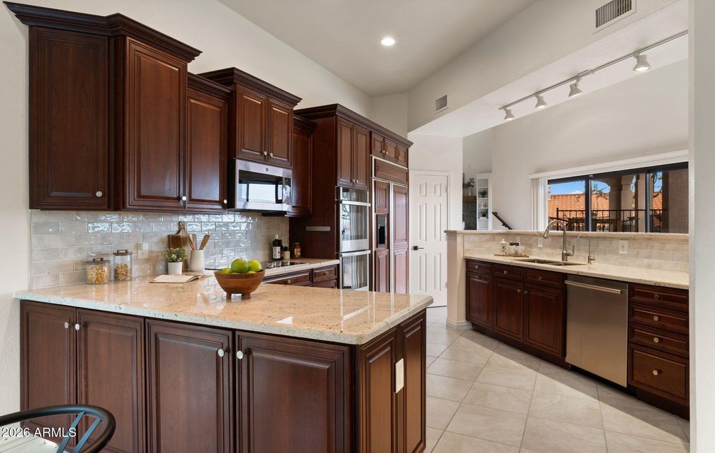 15548 E CAVERN Drive, Fountain Hills, AZ 85268 — photo 5