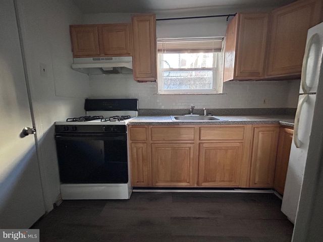 549 FERNON ST, Philadelphia, PA 19148