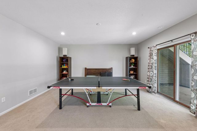 1800 Carriage Drive, Victoria, MN 55386