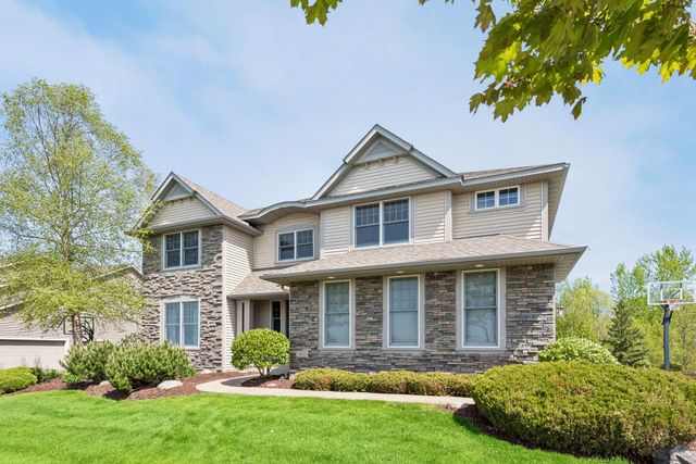 1800 Carriage Drive, Victoria, MN 55386