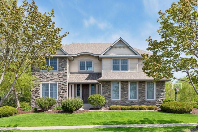 1800 Carriage Drive, Victoria, MN 55386