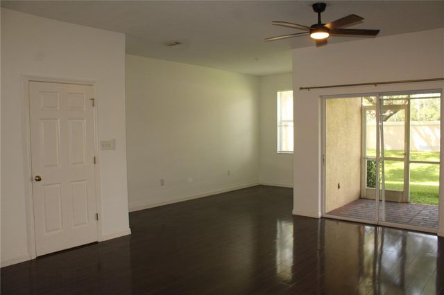 3429 PARKRIDGE CIRCLE 19-103, Sarasota, FL 34243