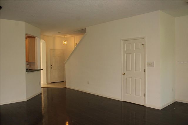 3429 PARKRIDGE CIRCLE 19-103, Sarasota, FL 34243