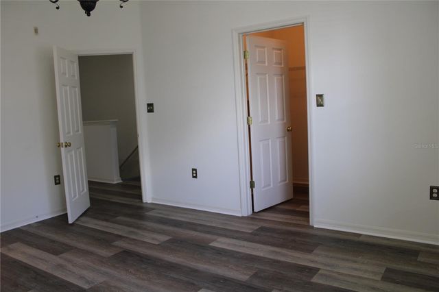 3429 PARKRIDGE CIRCLE 19-103, Sarasota, FL 34243