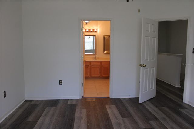 3429 PARKRIDGE CIRCLE 19-103, Sarasota, FL 34243