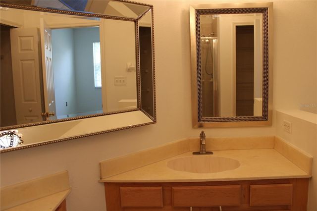 3429 PARKRIDGE CIRCLE 19-103, Sarasota, FL 34243