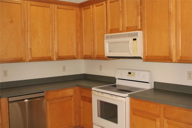 3429 PARKRIDGE CIRCLE 19-103, Sarasota, FL 34243