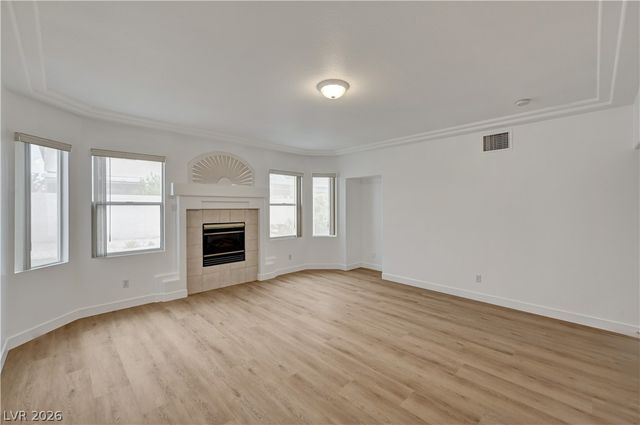 10016 Diving Duck Avenue, Las Vegas, NV 89117