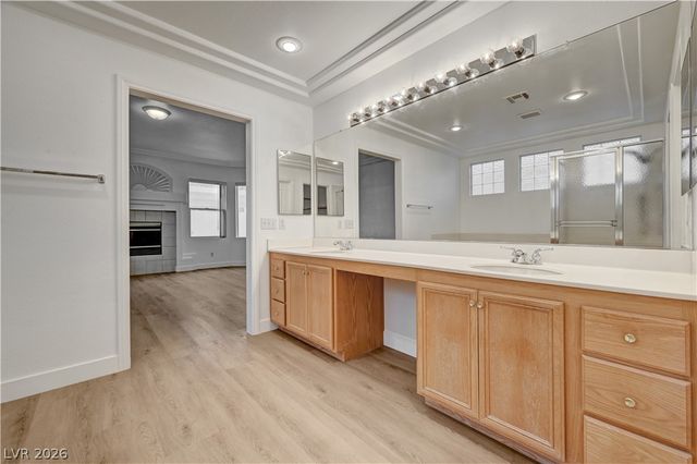 10016 Diving Duck Avenue, Las Vegas, NV 89117