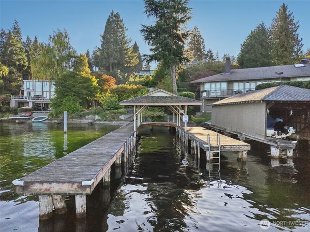 7220 North Mercer Way, Mercer Island, WA 98040