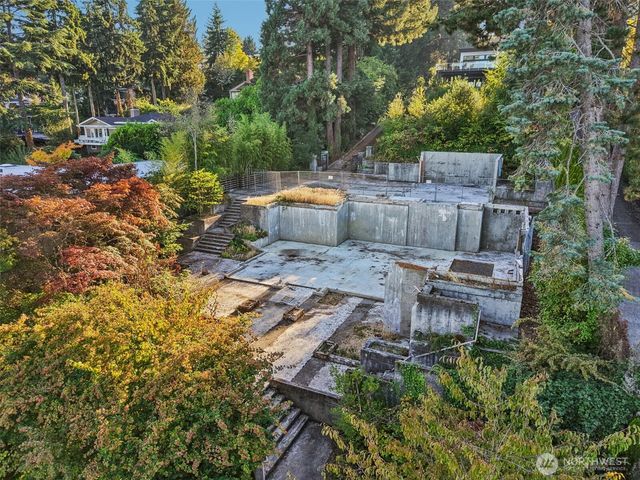 7220 North Mercer Way, Mercer Island, WA 98040