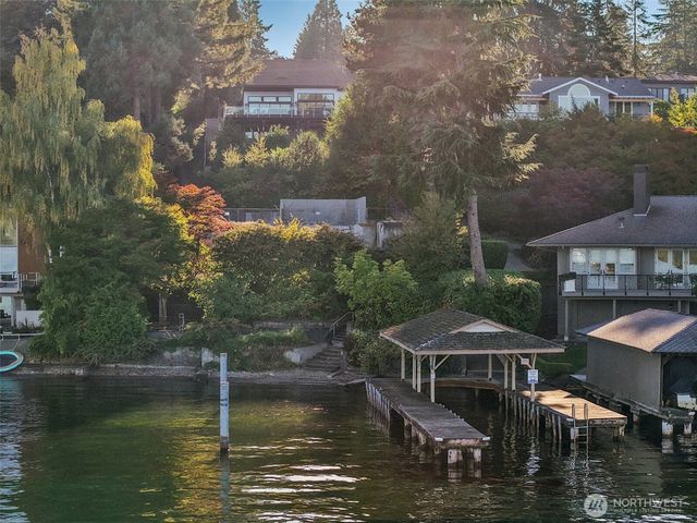 7220 North Mercer Way, Mercer Island, WA 98040