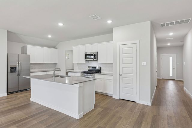 733 Ivy Trail, Lavon, TX 75166