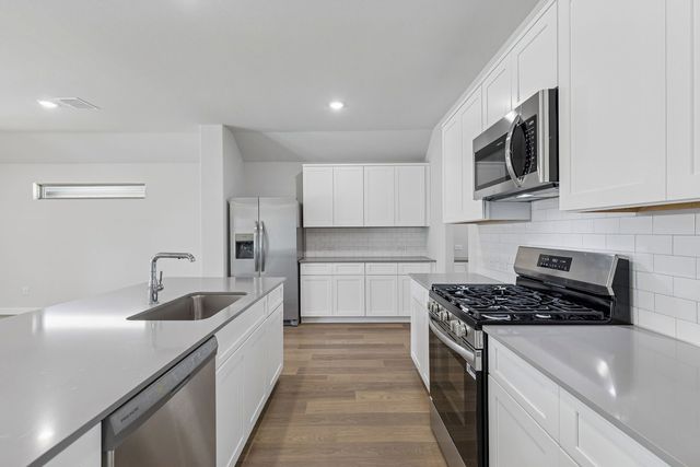 733 Ivy Trail, Lavon, TX 75166