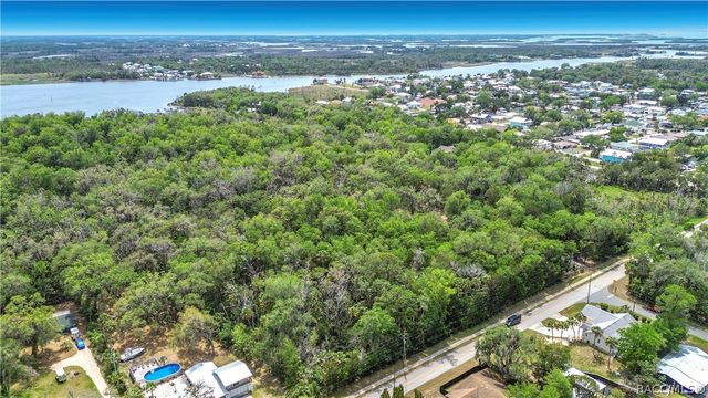 1670 NW 19th Street, Crystal River, FL 34428