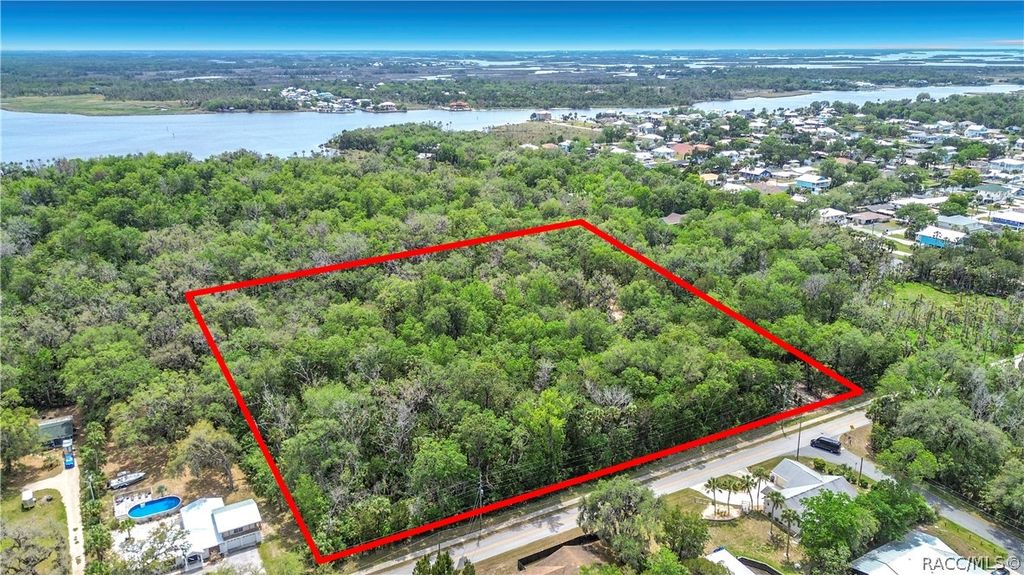1670 NW 19th Street, Crystal River, FL 34428